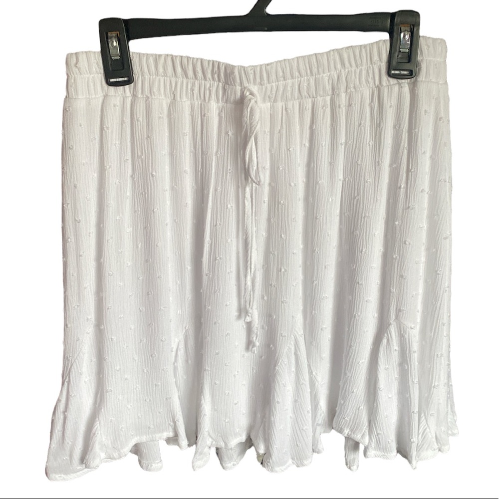 White flowy NWT Francesca’s skirt